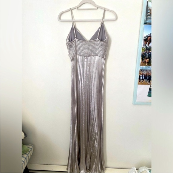 NWT Lucy Paris,Pleated Floor Length Dress In Silver Pewter Elegant Dress,Size M - Picture 8 of 8
